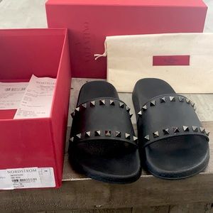 Authentic Valentino Rockstud Rubber Slider - Black